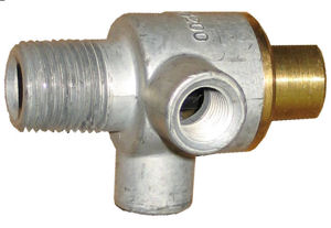 3200