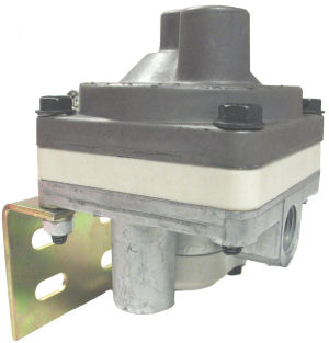 ⑤【ぺ】 110570 by Sealco Commerical Vehic VALVE, DOLLY CONTROL LINE